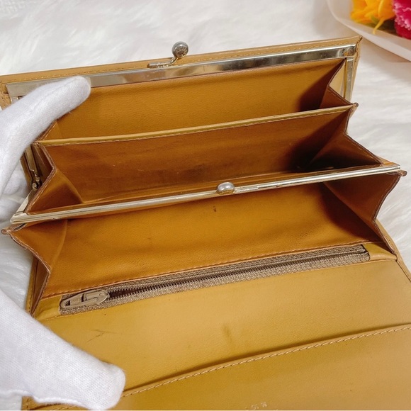 Celine Macadam long bifold. - Picture 7 of 11